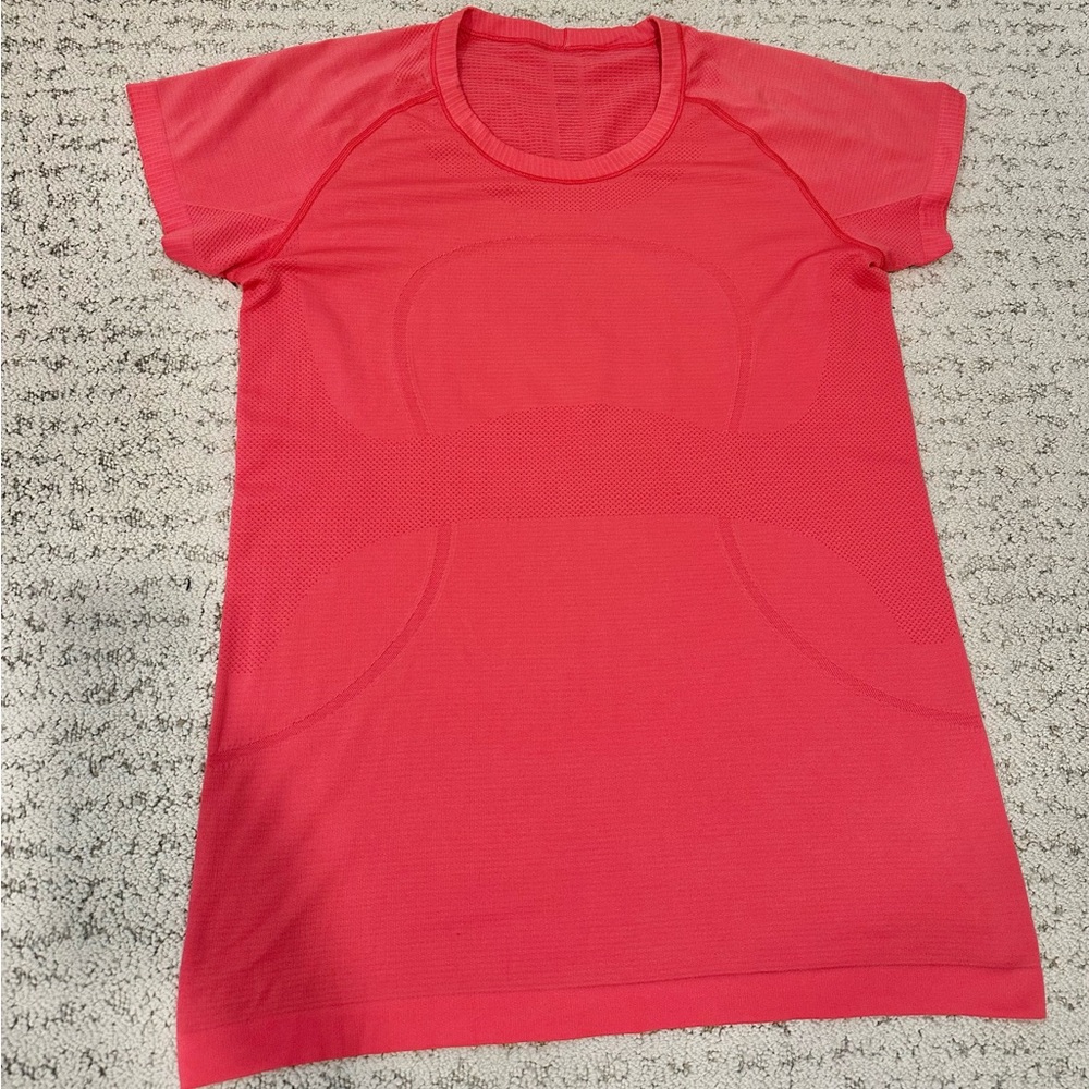 Lululemon swiftly tech short sleeve top